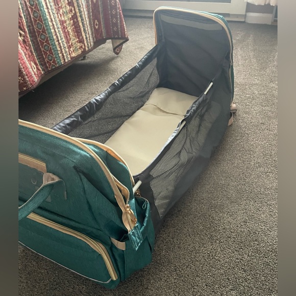 Diaper bag with changing station. - Picture 2 of 8